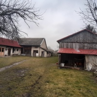 Dom 178 m+ budynki gospodarcze TUSZYMA  działka 90 ar
