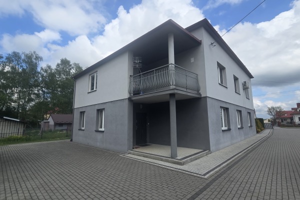 Dom 340m  po remoncie działka 63ary budynek gospodarczo-garażowy 442m Dąbie gm. Radomyśl Wielki