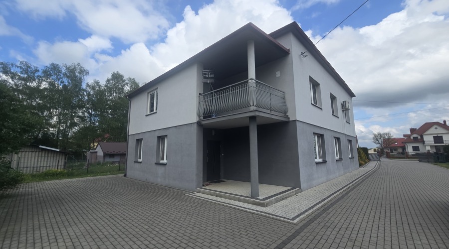 Dom 340m  po remoncie działka 63ary budynek gospodarczo-garażowy 442m Dąbie gm. Radomyśl Wielki